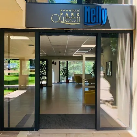 куин нели парк 4*