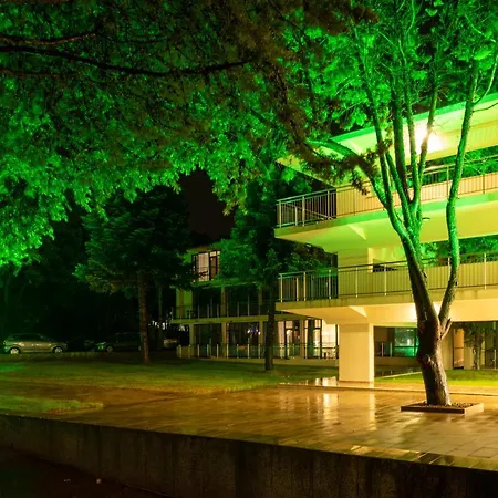 Хотел куин нели парк