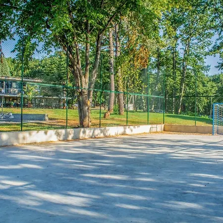 куин нели парк Хотел