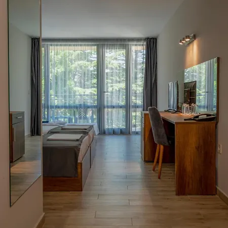 куин нели парк Хотел