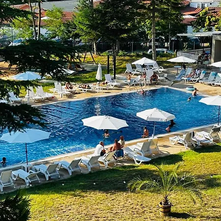 Хотел куин нели парк