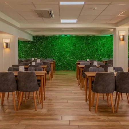 Хотел куин нели парк Китен