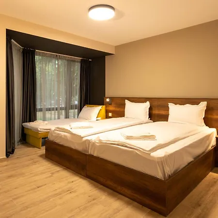 куин нели парк 4*