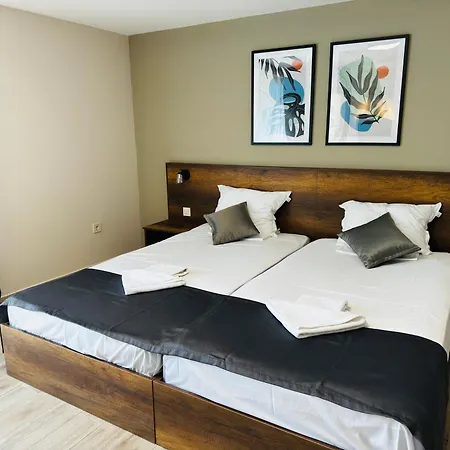 куин нели парк Хотел