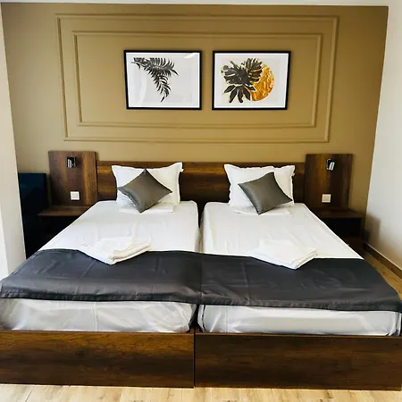 Хотел куин нели парк