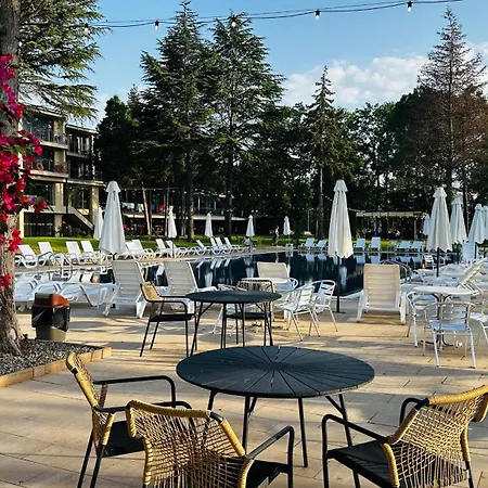 куин нели парк Хотел