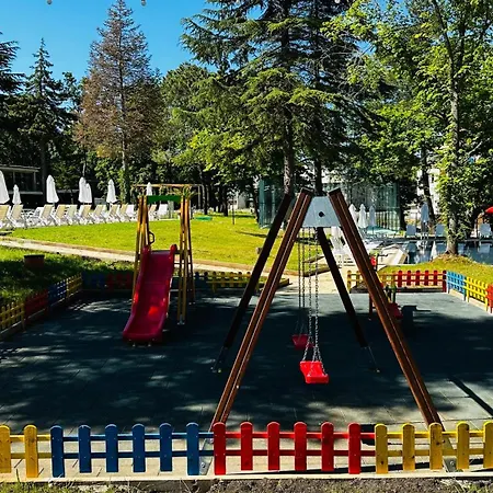 куин нели парк Хотел Китен