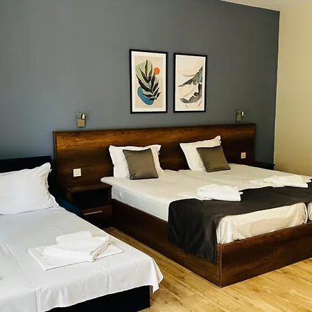 куин нели парк Хотел 4*