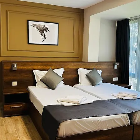 куин нели парк Китен