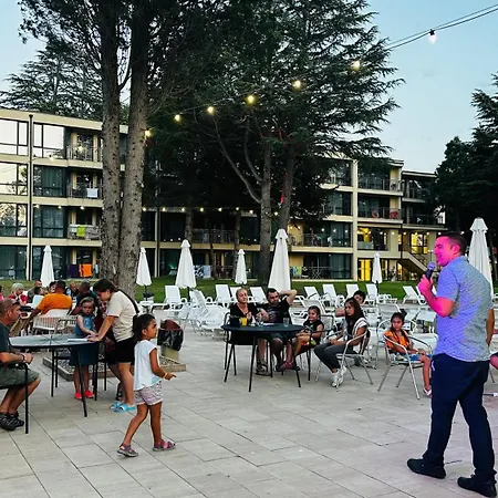 куин нели парк