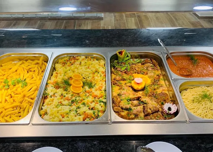 호텔 Queen Nelly Park 4*