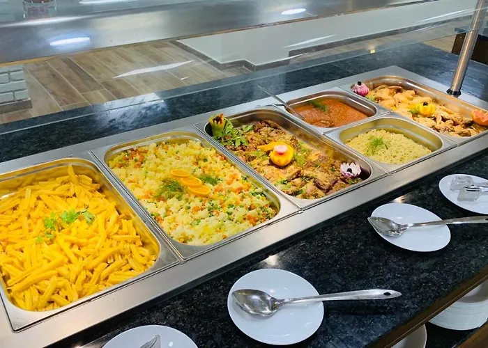 Queen Nelly Park 호텔 키텐