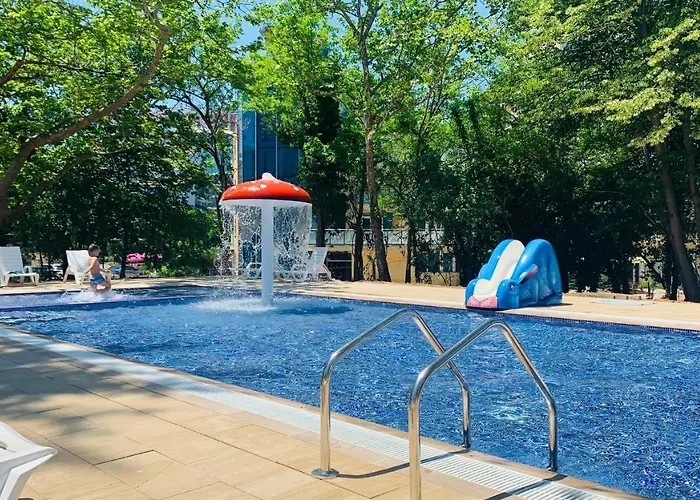 Queen Nelly Park 키텐