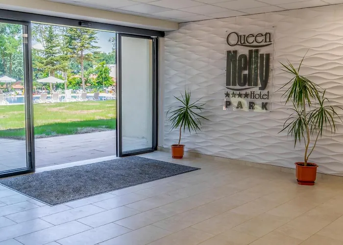 Queen Nelly Park 호텔 키텐