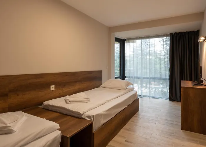 Queen Nelly Park 호텔 4*