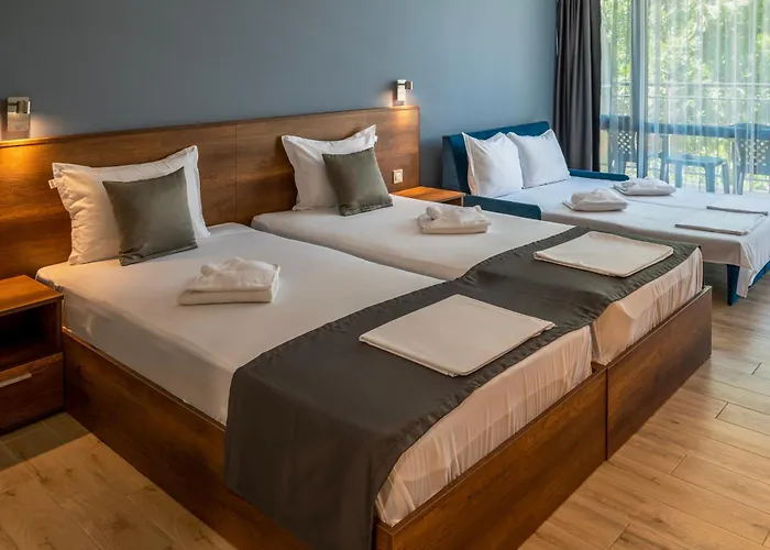 Queen Nelly Park 호텔 키텐