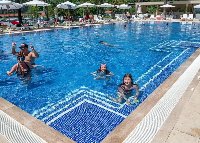 호텔 Queen Nelly Park 4*