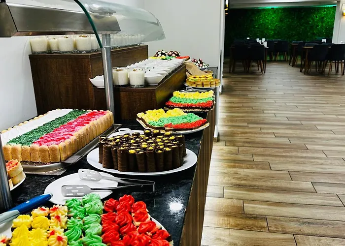 호텔 Queen Nelly Park 키텐