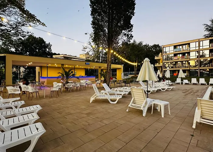 Queen Nelly Park 호텔