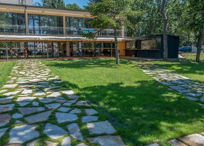 Queen Nelly Park 4* 키텐