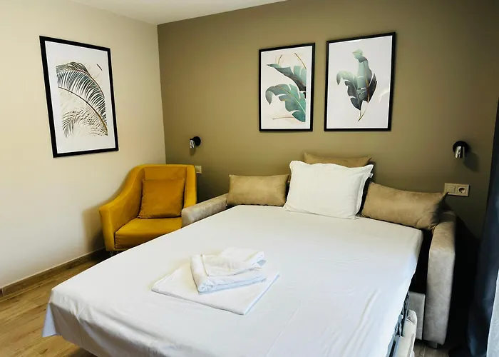 Queen Nelly Park 호텔 키텐