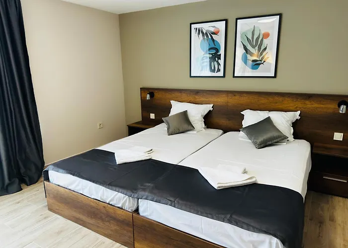 Queen Nelly Park 호텔