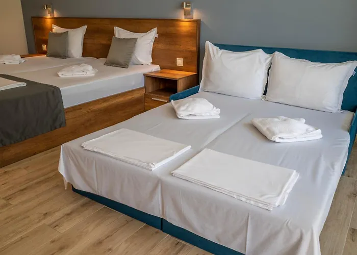 Queen Nelly Park 호텔 키텐